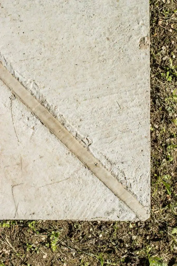 Expansion joint between two concrete slabs