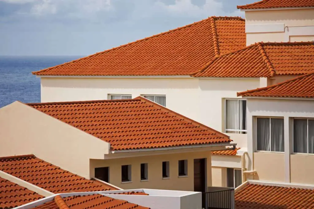 Roof with clay tiles