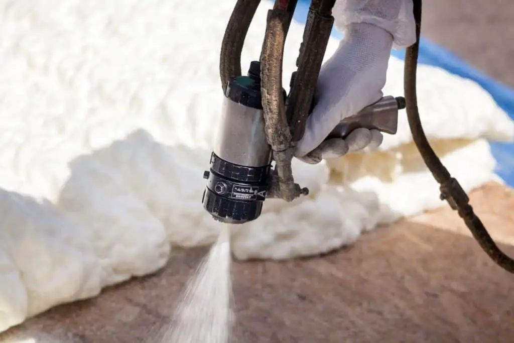 Spraying insulation foam