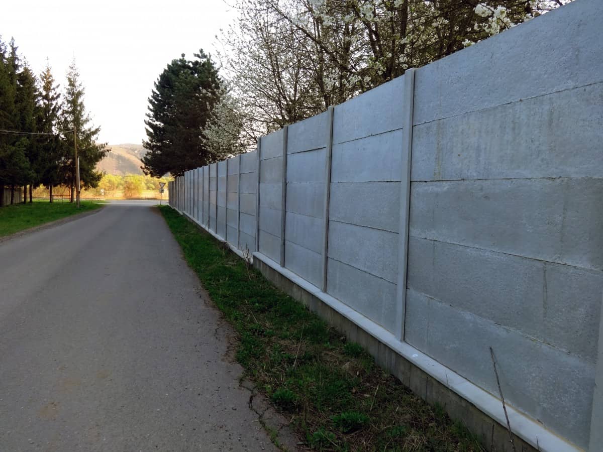 Concrete vs Wooden Fence Post Is concrete worth the trouble?