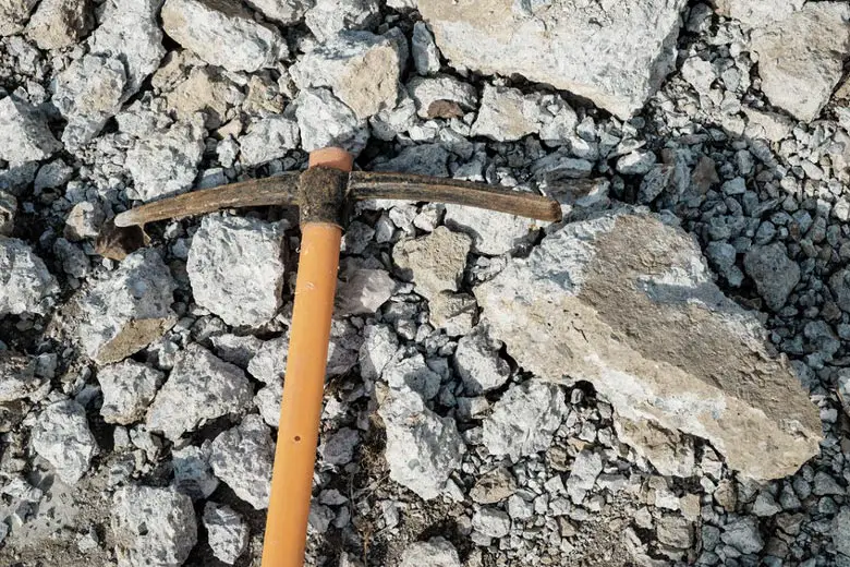 Pickaxe to break concrete
